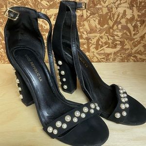 Black pearl pumps, size 7.5